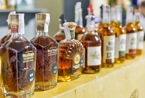 Kijów Ukraina Października 2018 Wild Turkey Bourbon Whisky Butelki Zbliżenie — Zdjęcie stockowe
