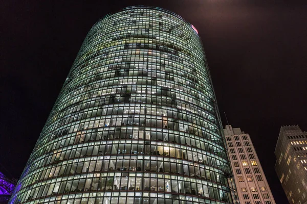 Berlin Almanya Kasım 2018 Potsdamer Platz Gece Bahn Kule Demiryolları — Stok fotoğraf