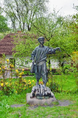 Genç Ukraynalı şair Taras Şevçenko heykel closeup Moryntsi, Ukrayna.