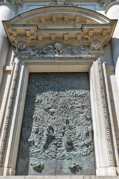 Buitenkant Van Het Berliner Dome Cathedral Museum Eiland Zonnige Dag — Stockfoto