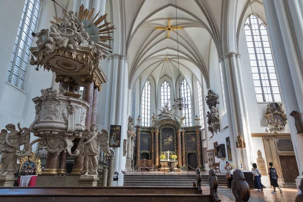 Berlin Germany July 2018 People Visit Mary Church Located Alexanderplatz — Stock Photo, Image