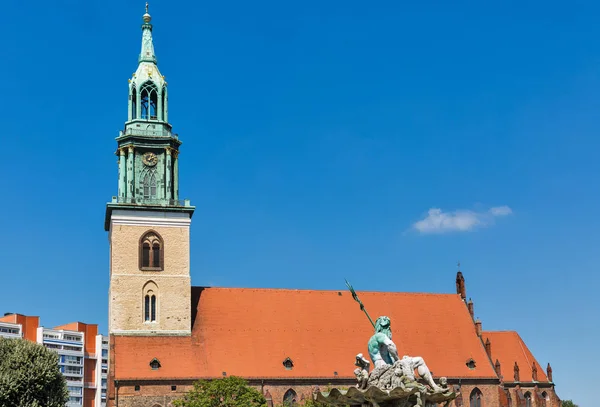 Chiesa Santa Maria All Esterno Sulla Piazza Alexanderplatz Berlino Germania — Foto Stock