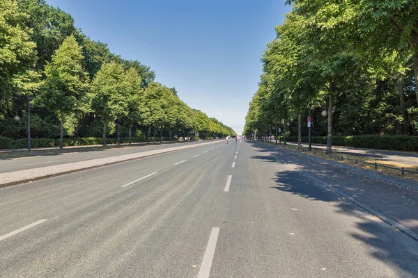 Pessoas Caminham Longo Rua Central Verão Tiergarten Park Berlim — Fotografia de Stock