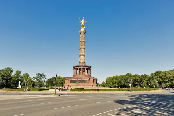 Berlin Niemcy Lipca 2018 Ludzie Odwiedzić Kolumna Zwycięstwa Parku Tiergarten — Zdjęcie stockowe