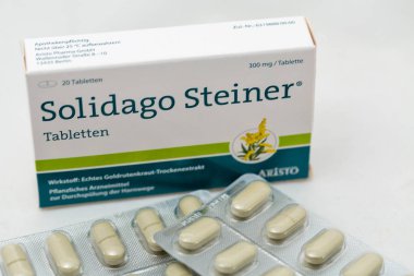 Kiev, Ukrayna - 25 Aralık 2018: Solidago Steiner paketi Aristo Pharma tarafından tablet. Aristo Pharma Gmbh 2008 yılında Almanya'nın Berlin kentinde kurulmuştur.