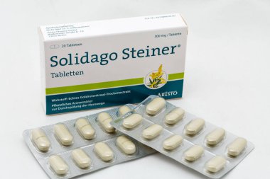 Kiev, Ukrayna - 25 Aralık 2018: Solidago Steiner paketi Aristo Pharma tarafından tablet. Aristo Pharma Gmbh 2008 yılında Almanya'nın Berlin kentinde kurulmuştur.