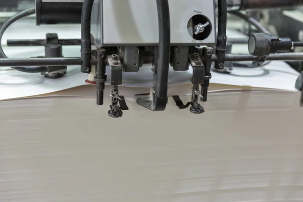 Stack Blank Sheets White Cardboard Printing Industry Machine Closeup — Stock Photo, Image