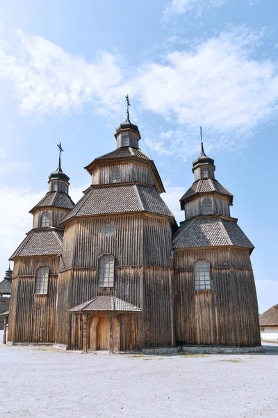Zaporozhskaya Sich edifícios na ilha de Khortytsia, Ucrânia . — Fotografia de Stock