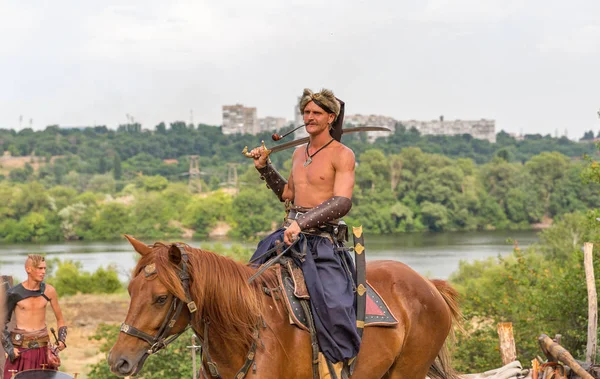 Ukraynalı kazak Zaporozhian Sich içinde. Khortytsia Island, Ukrayna.