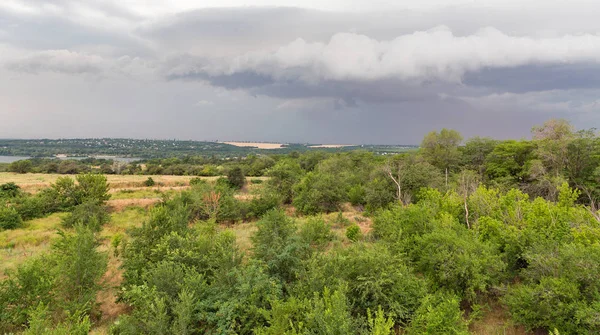 Thunder himlen över Khortytsia island, Ukraina — Stockfoto