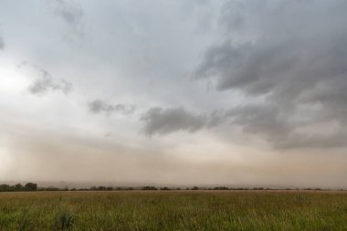 Khortytsia Island, Ukrayna üzerinde fırtına gökyüzü