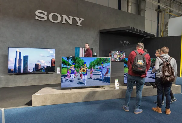 Při návštěvě společnosti Sony BRAVIA v Kyjevě 2019 na Ukrajině . — Stock fotografie