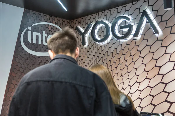 People visit Lenovo Yoga booth during CEE 2019 in Kyiv Ukraine . — Stock Photo, Image