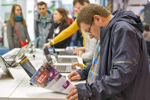 Acer Booth alatt CEE 2019 in Kyiv, Ukrajna. — Stock Fotó