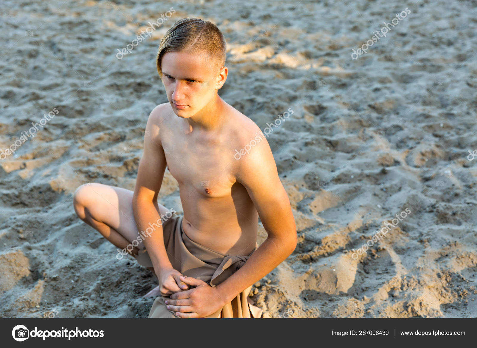 naturisten boys Young naturist Stockfotos, lizenzfreie Young naturist Bilder | Depositphotos