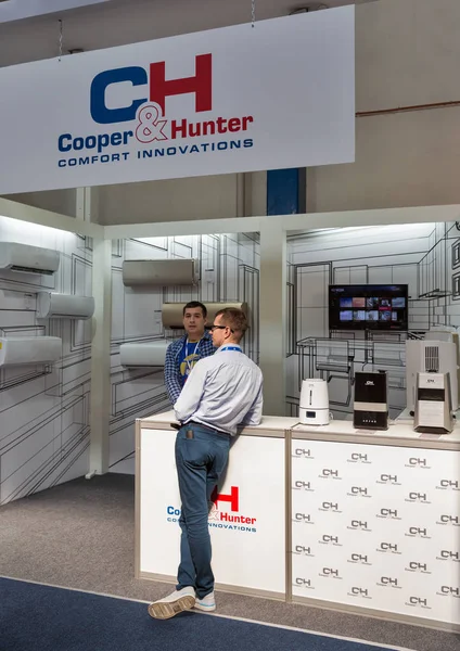 Cooper and Hunter booth during CEE 2019 in Kyiv, Ukraine. — Stock Photo, Image