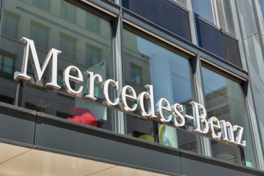 Berlin'deki Mercedes-Benz genel merkezi binası, Almanya.