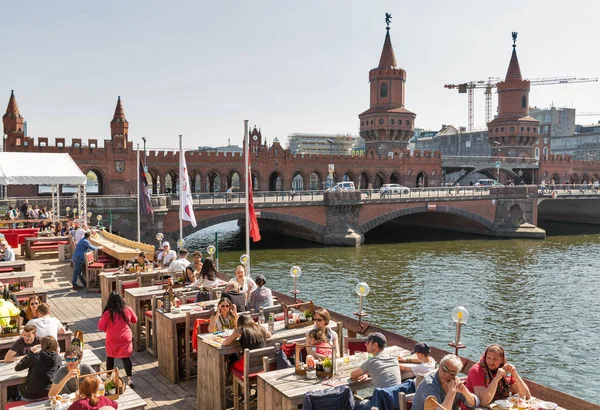 Пиратский ресторан в Берлине, Германия . — стоковое фото