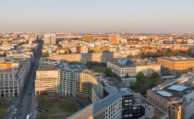 Berlin akşam havadan Cityscape, Almanya.