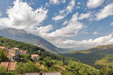 Vivario'da dağ manzarası, Korsika, Fransa.