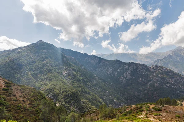 Korsika'da dağ manzarası, Fransa. — Stok fotoğraf