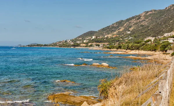 Paisagem costeira de Ajaccio. Córsega, França . — Fotografia de Stock