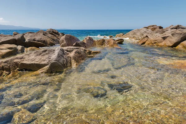 Ajaccio sahili denizi. Korsika adası, Fransa.