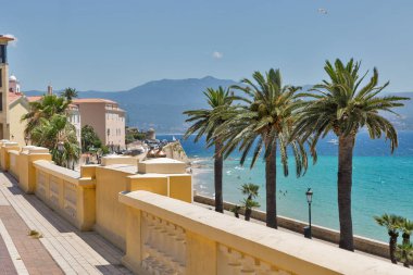Ajaccio sahil şehir manzarası. Korsika adası, Fransa.