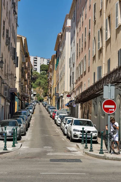 Ajaccio városkép a Marechal Ornano utcában. Korzika-sziget, Franciaország. — Stock Fotó