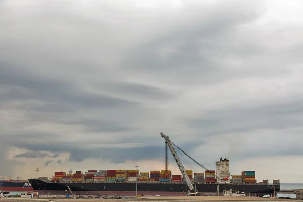 Livorno industrial port at dawn, Italy. — Stock Photo, Image