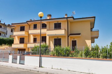 Tuscany, İtalya 'da modern yerleşim yeri mimarisi.