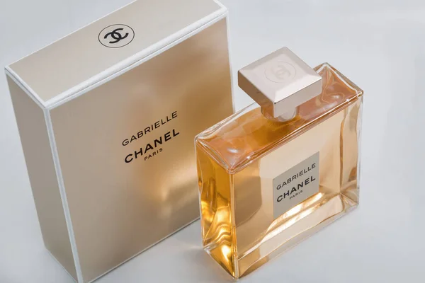 Kyiv Ukraine Marca 2020 Gabrielle Chanel Paris Butelka Perfum Pudełko — Zdjęcie stockowe