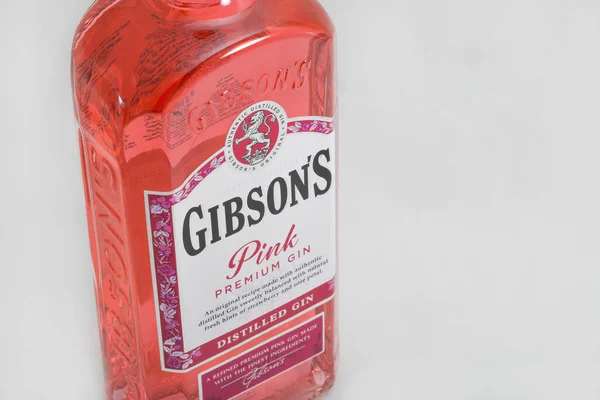 Kyiv Ukraine March 2020 Gibsons Premium Pink Gin Bottle Closeup — Stock Photo, Image