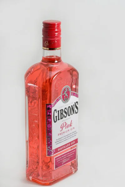 Kyiv Ukraine March 2020 Gibsons Premium Pink Gin Bottle Half — Stock Photo, Image