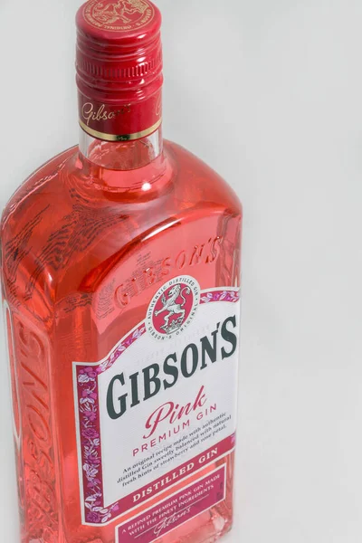 Kyiv Ukraine March 2020 Gibsons Premium Pink Gin Bottle Half — Stock Photo, Image