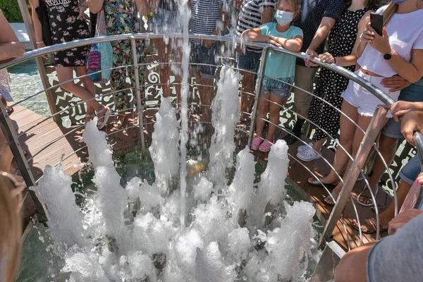 Shabo Ukraine Juli 2010 Besucher Besuchen Brunnen Dionisys Show Weingut — Stockfoto