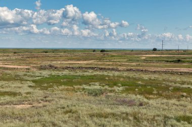 Karadeniz ile Sasyk ya da Ukrayna 'nın Prymorske kenti yakınlarındaki Kunduk Gölü arasındaki dramatik kumsal manzarası