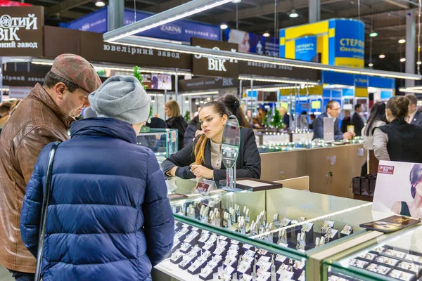 Kyiv Ukraine December 2015 People Visit Jewellery Factory Zolotoy Vek — Stock Photo, Image