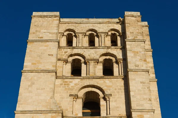 Toren van de kathedraal van Zamora. Spanje — Stockfoto