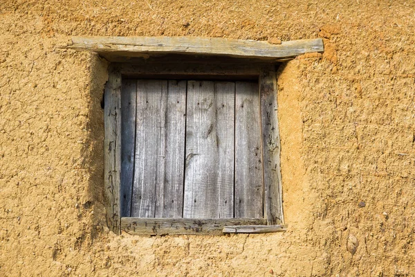 Boca Janela Velhas Mesas Madeira Bloco Casa Adobe Lama — Fotografia de Stock