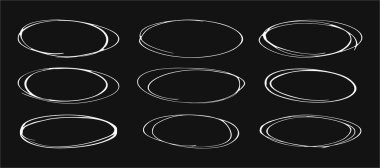 Elle çizilmiş daireler gri arka plan üzerinde kümesi