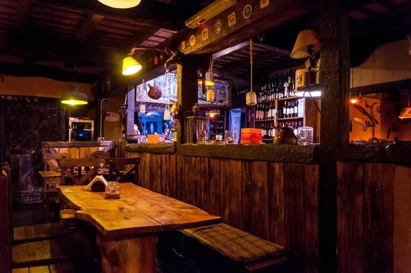 VILLA GESELL, ARGENTINA-21 DE MARZO DE 2018: Interior de un hermoso y acogedor pub irlandés —  Fotos de Stock