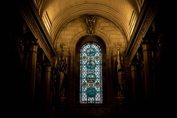 EDINBURGH, SCOTLAND DECEMBER 15, 2018: Interior do Memorial da Guerra Nacional Escocesa, feito por alguns dos melhores artistas e artesãos da Escócia para aqueles que morreram em ambas as guerras mundiais. — Fotografia de Stock