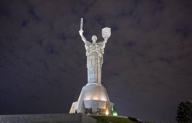 Kiev özgürlük heykeli