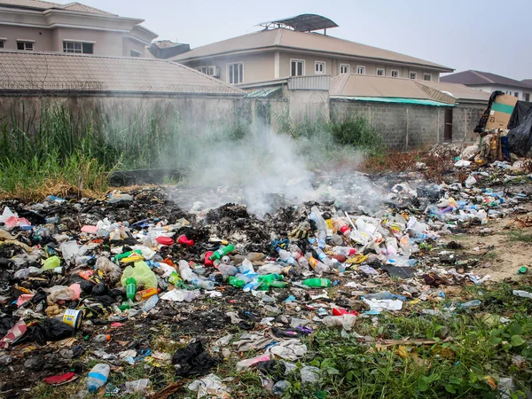 Pali Powstanie Spalania Śmieci Lagos Nigeria Grudzień 2018 — Zdjęcie stockowe