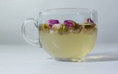 Çay Evadia Mei GUI Hua Bao, gül tomurcukları yakın çekim. Çiçek ve bitkisel çay, GUI Hua Mei. Bu kategoride de bitkisel infüzyon veya tisanes çağrılabilir. Çiçek, egzotik çay. Sağlıklı yaşam ve detoks. 