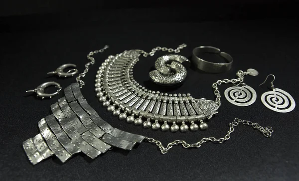 Piękna Biżuteria Srebrna Oriental Indian Emiraty Afryki Egipski Egzotyczne Akcesoria — Zdjęcie stockowe
