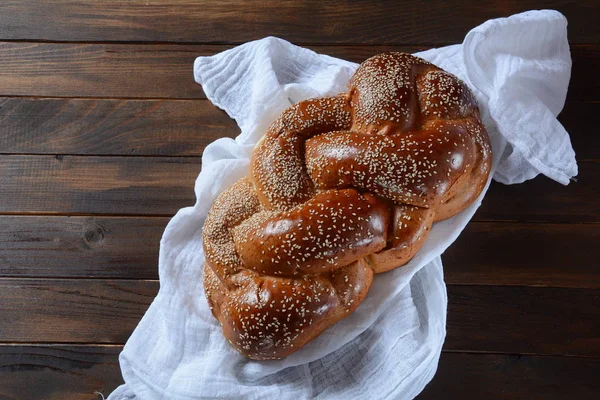 Zelfgebakken Challah Brood Met Sesamzaad Joods Traditioneel Brood Voor Shabbat — Stockfoto