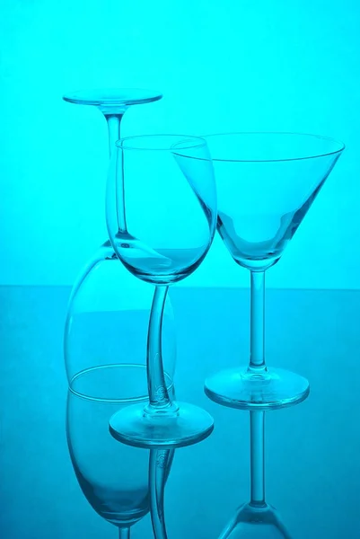 Abstracto Tres Vasos Azul Sombras Reflexiones — Foto de Stock