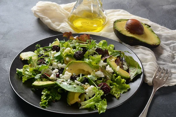 Avocado Salad Lettuce Blackberry Blue Cheese Olive Oil Arugula Plate — Stock Photo, Image